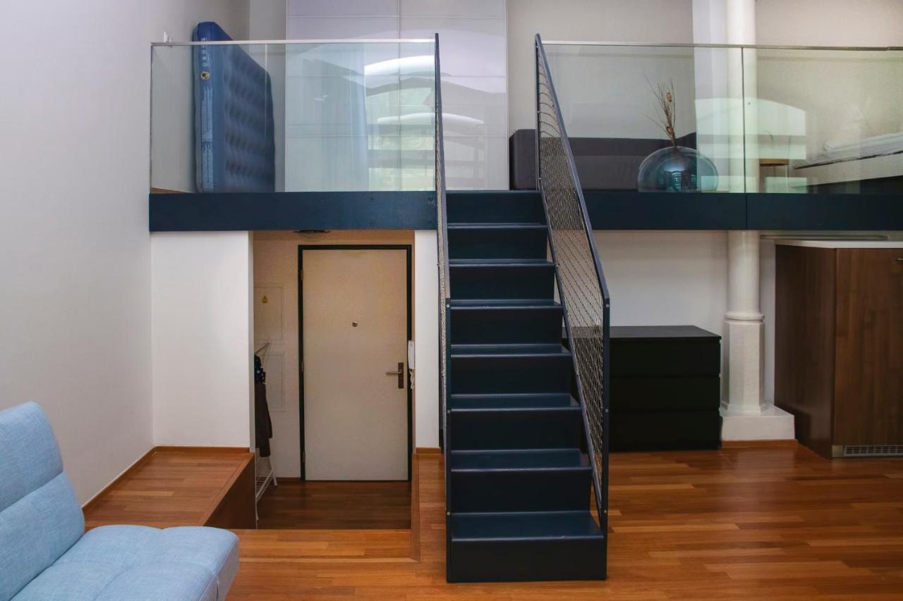Modern Apartment With Terrace And Air Conditioning ปราก ภายนอก รูปภาพ