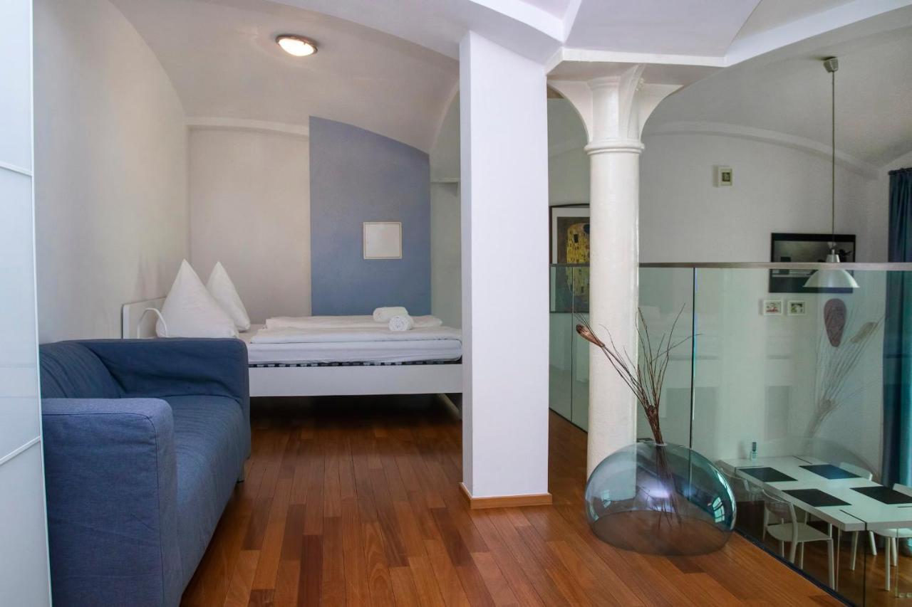 Modern Apartment With Terrace And Air Conditioning ปราก ภายนอก รูปภาพ