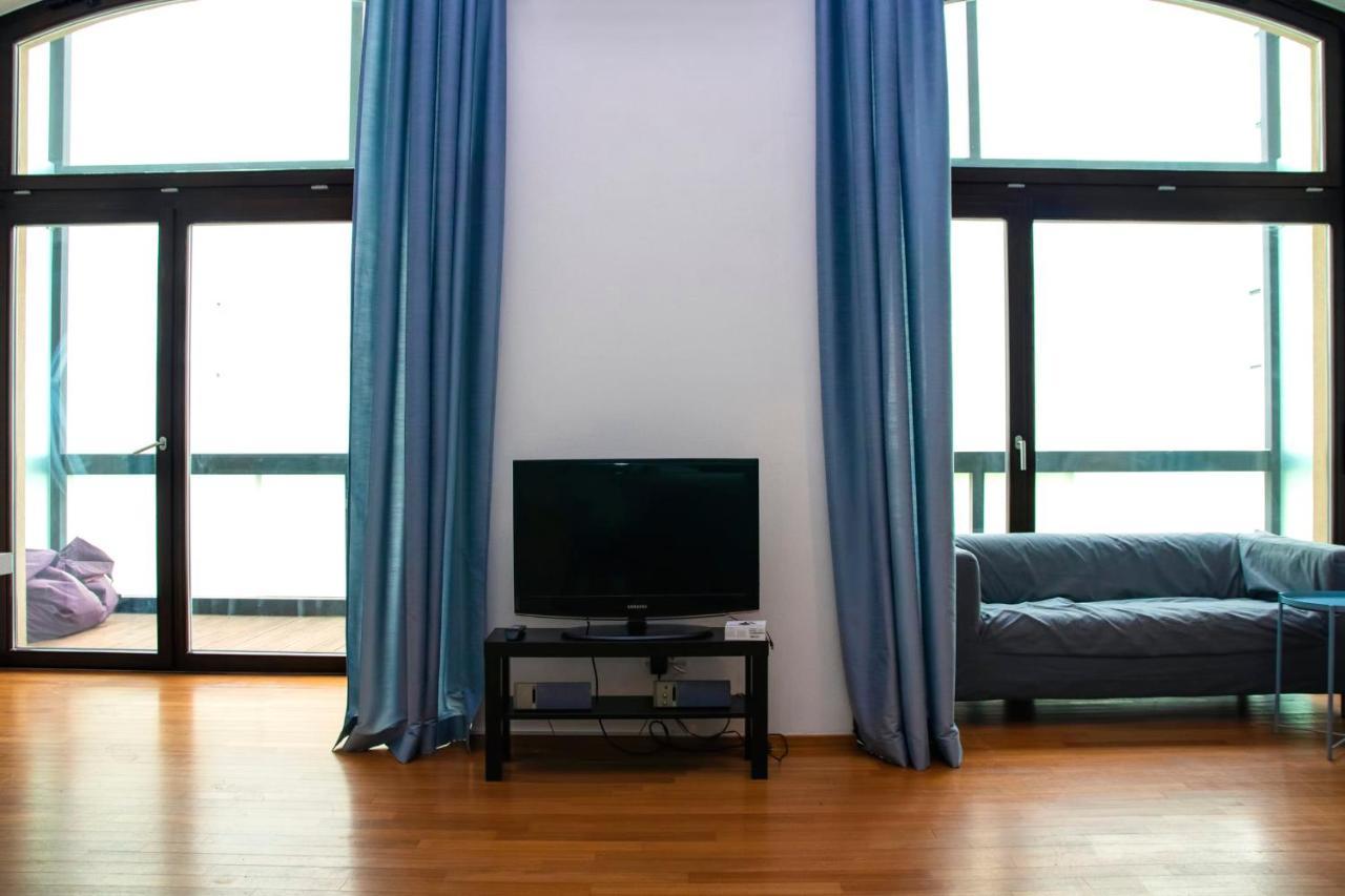 Modern Apartment With Terrace And Air Conditioning ปราก ภายนอก รูปภาพ